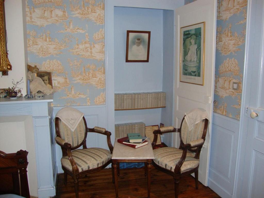 Domaine De La Dame De Lauriere Acomodação com café da manhã Solignac Quarto foto
