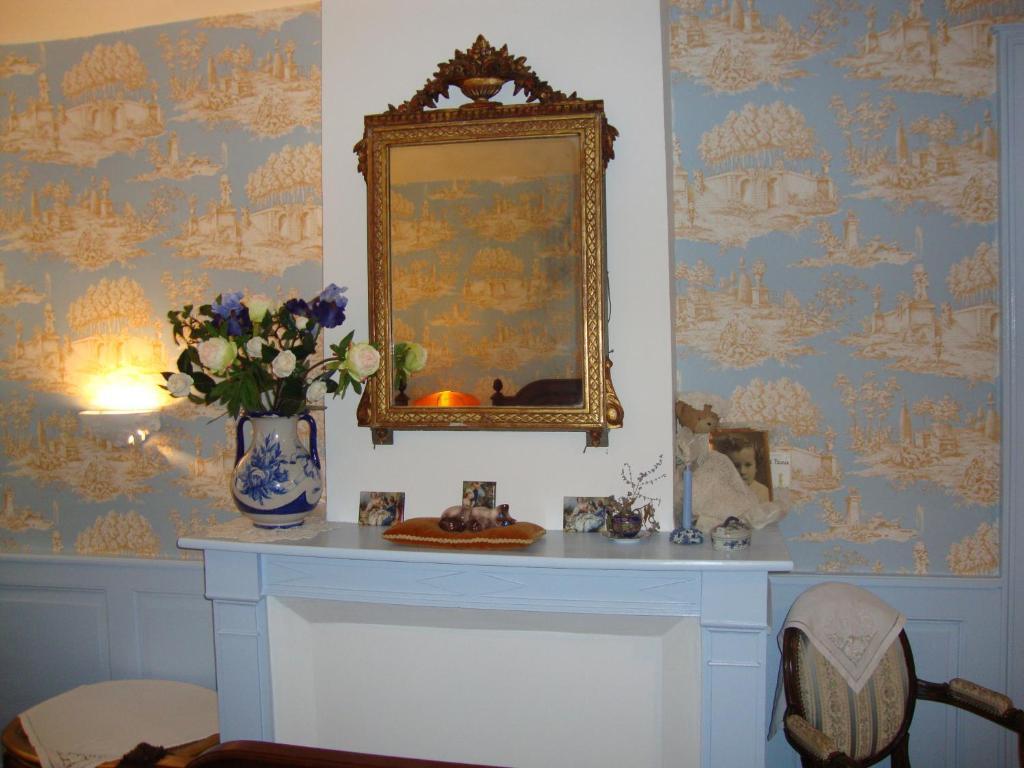 Domaine De La Dame De Lauriere Acomodação com café da manhã Solignac Quarto foto