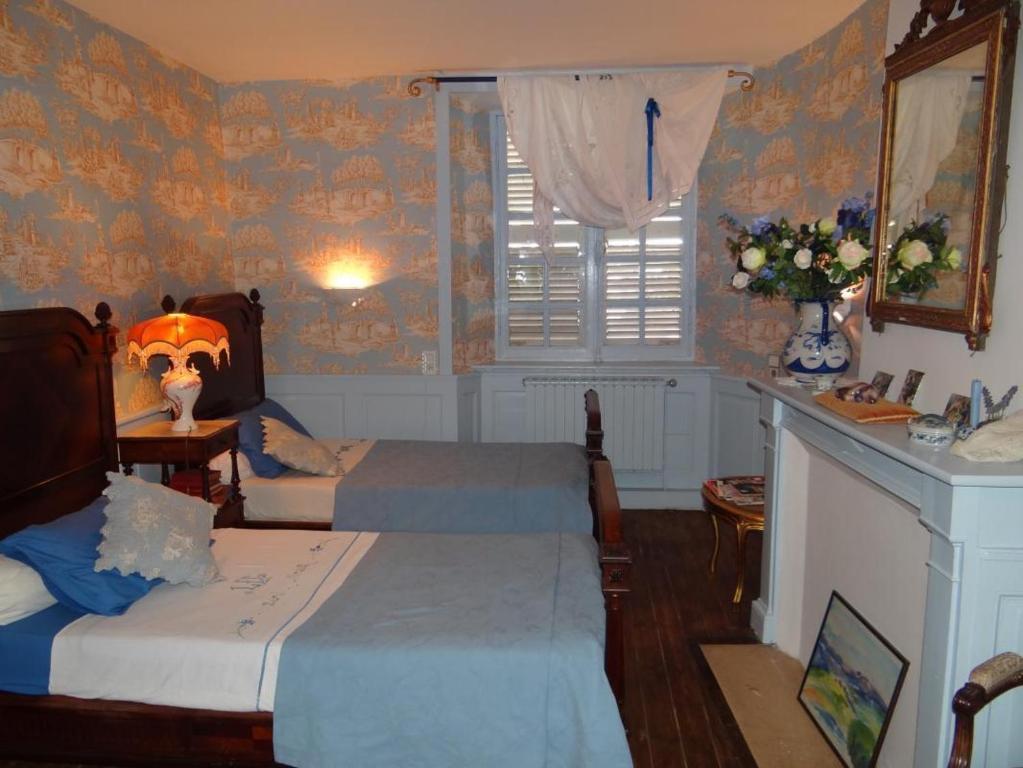 Domaine De La Dame De Lauriere Acomodação com café da manhã Solignac Quarto foto